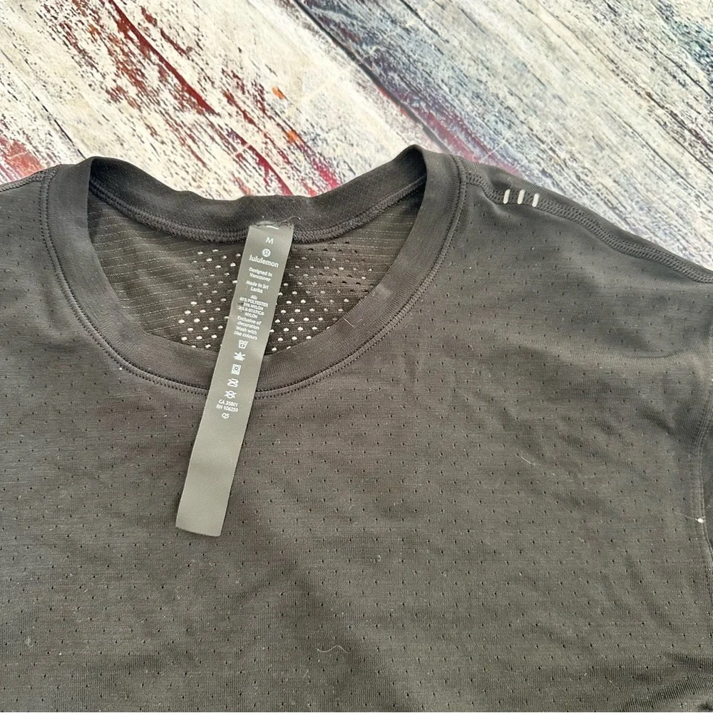 Lululemon Women’s Black Long-Sleeve Performance Top
